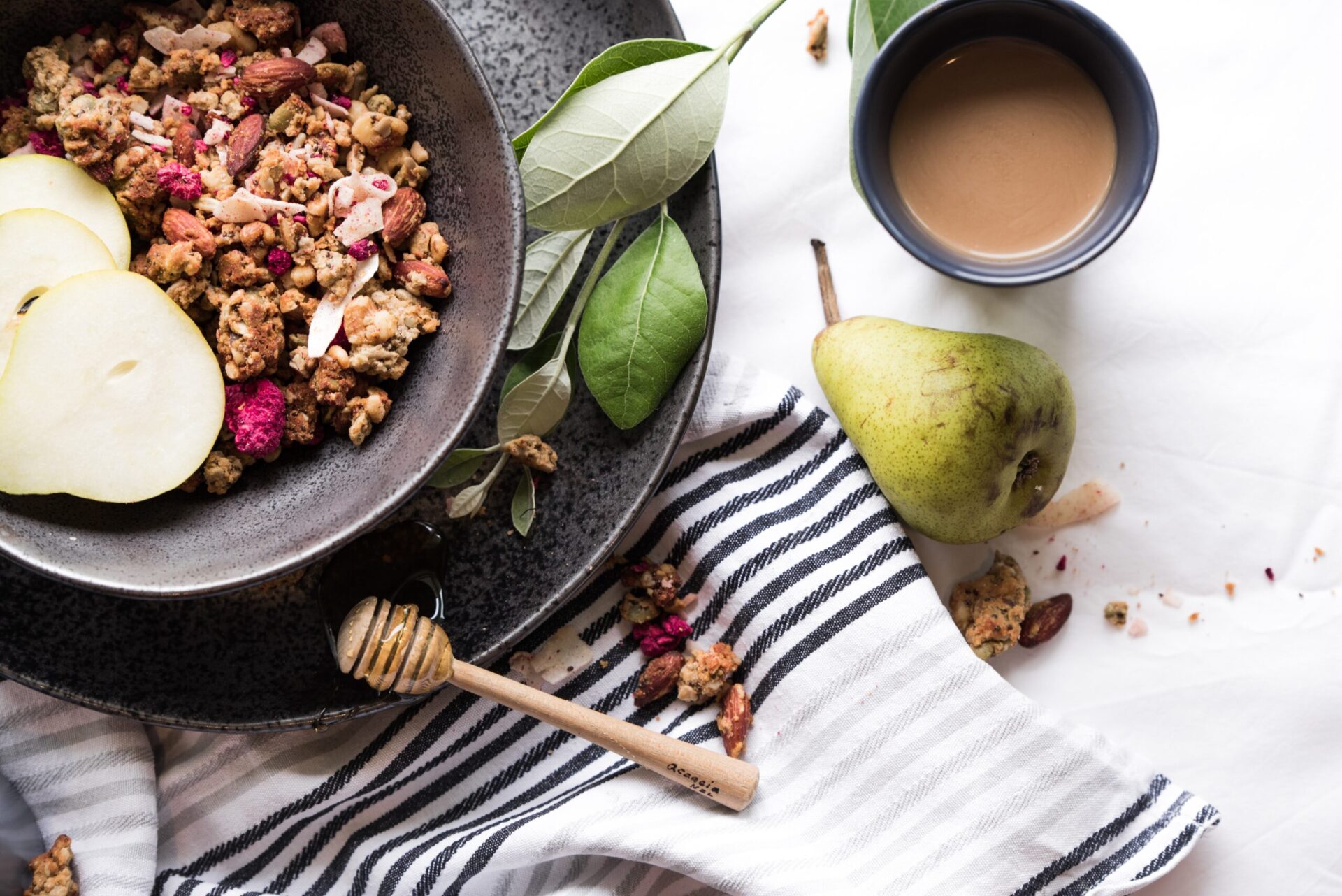Granola με κινόα και mix ξηρών φρούτων και καρπών